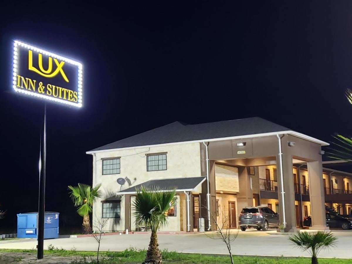 Lux Inn And Suites Three Rivers Exterior photo